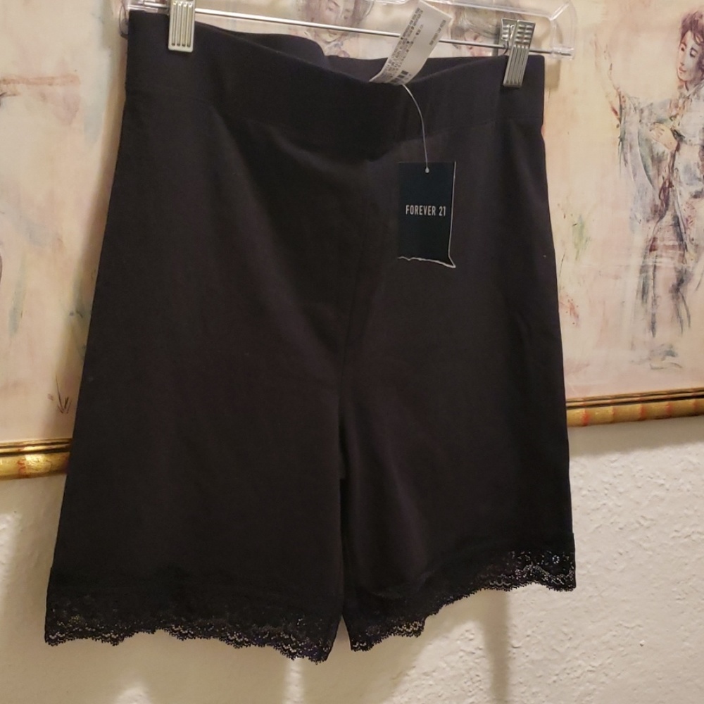 NEW 2 Pairs  Forever 21 Legging Shorts size Large